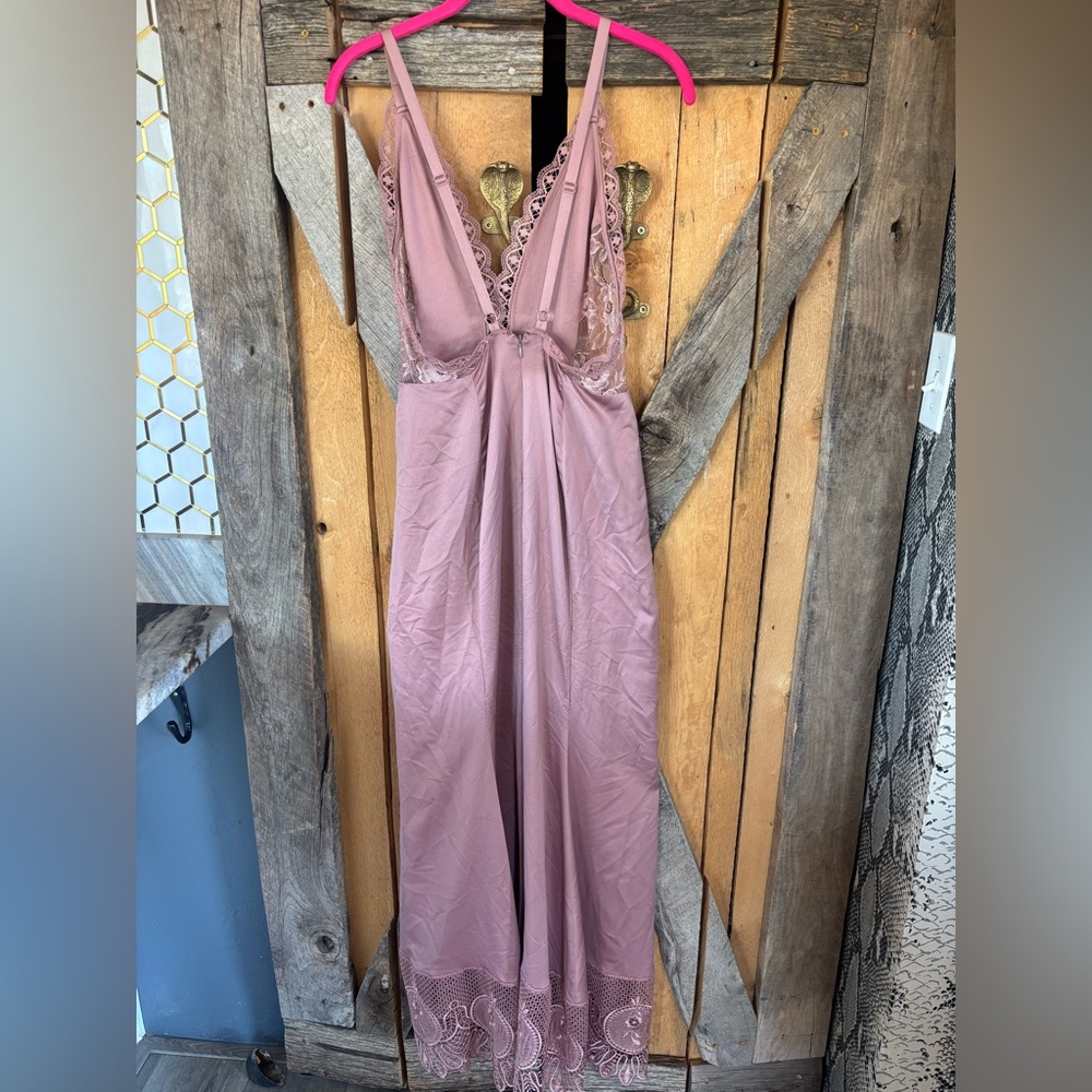 Free People Flutter Maxi Dress - a dusty rose-colored dress with lace trim - Picture 10 of 13